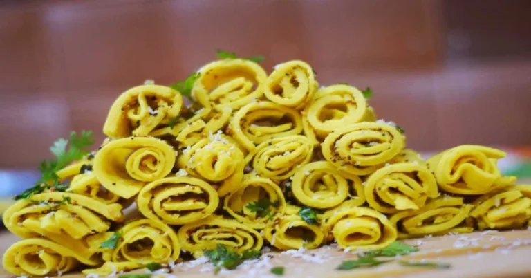 Khandvi Famous food of Gujarat